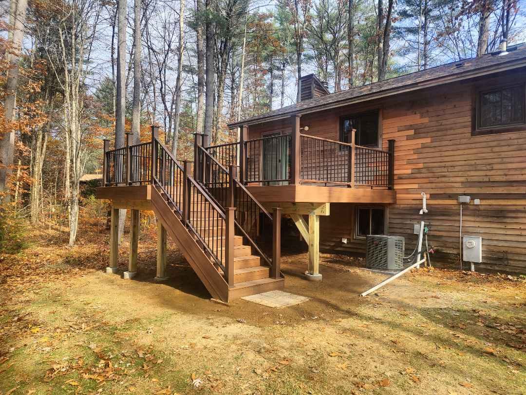 Custom deck by Medial Construction Services